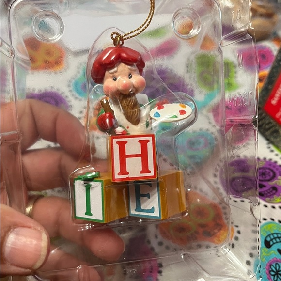 Santa's Best Christmas Tree Ornament First Edition Santa Stubby W/ Blocks - Picture 2 of 4